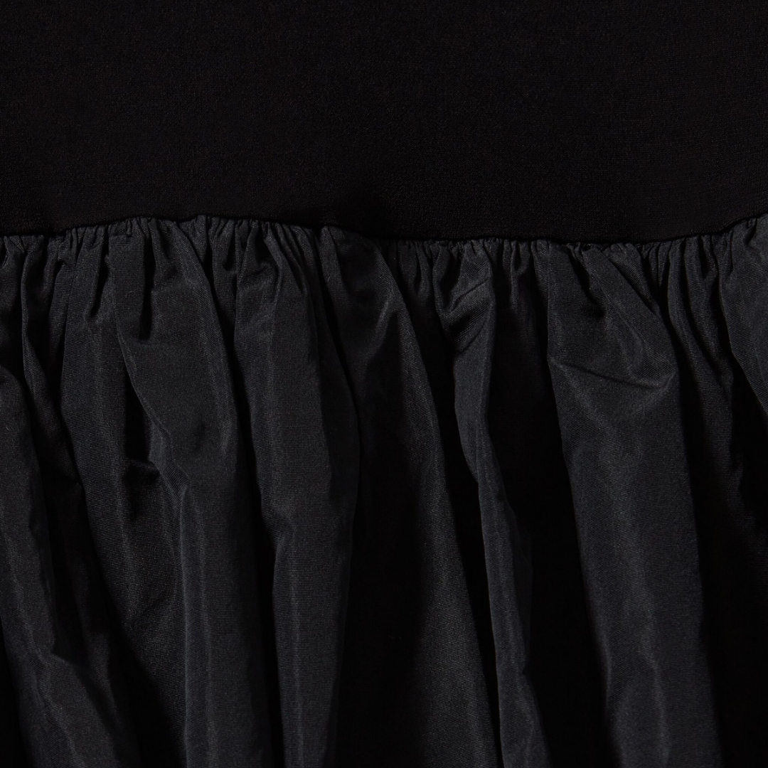 BB VoluminousElegance - Schwarzes Kleid