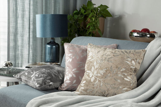 VELVET dekorativer Kissenbezug aus weichem Samt mit einem glänzenden metallischen Blattdruck