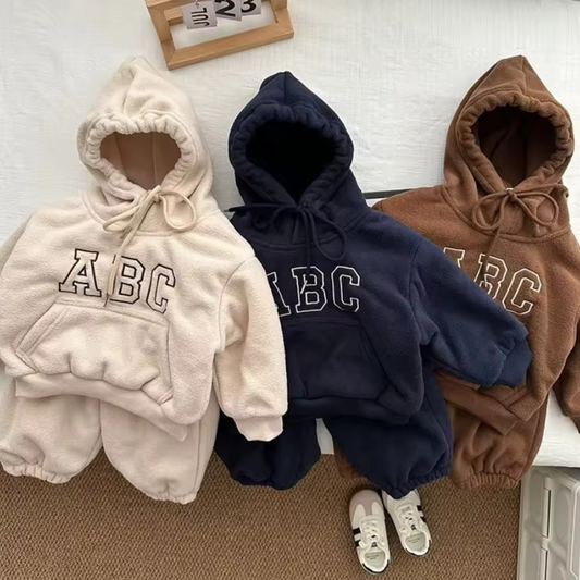BB Set aus flauschigem Hoodie und Jogginghose