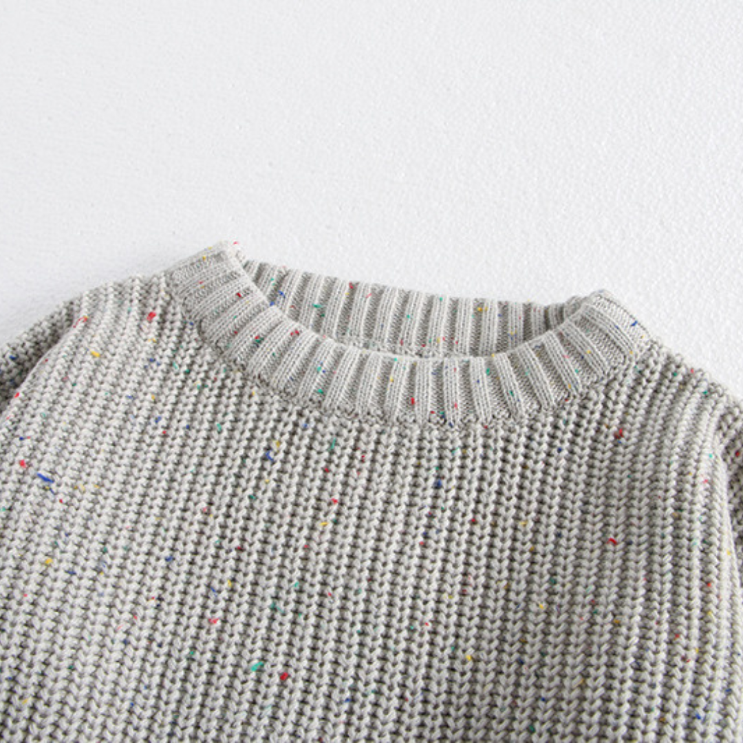 BB Kuschelweicher Pullover mit bunten Punkten