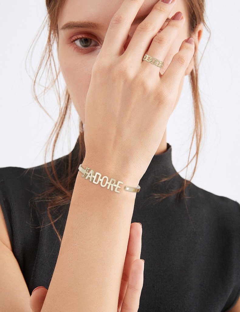 BB Edelstahl-Armband mit „J'ADORE“-Schriftzug